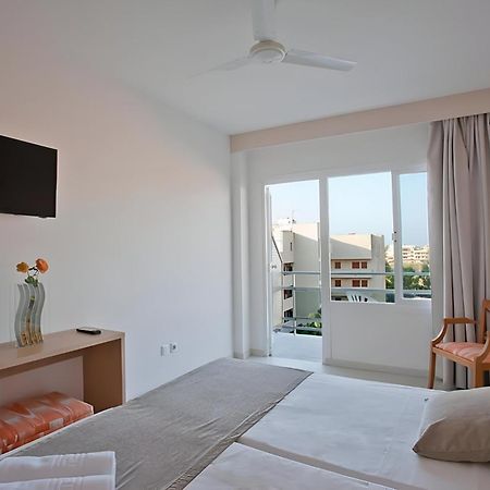 Bj Playamar Hotel & Apartamentos S'Illot  Exterior photo